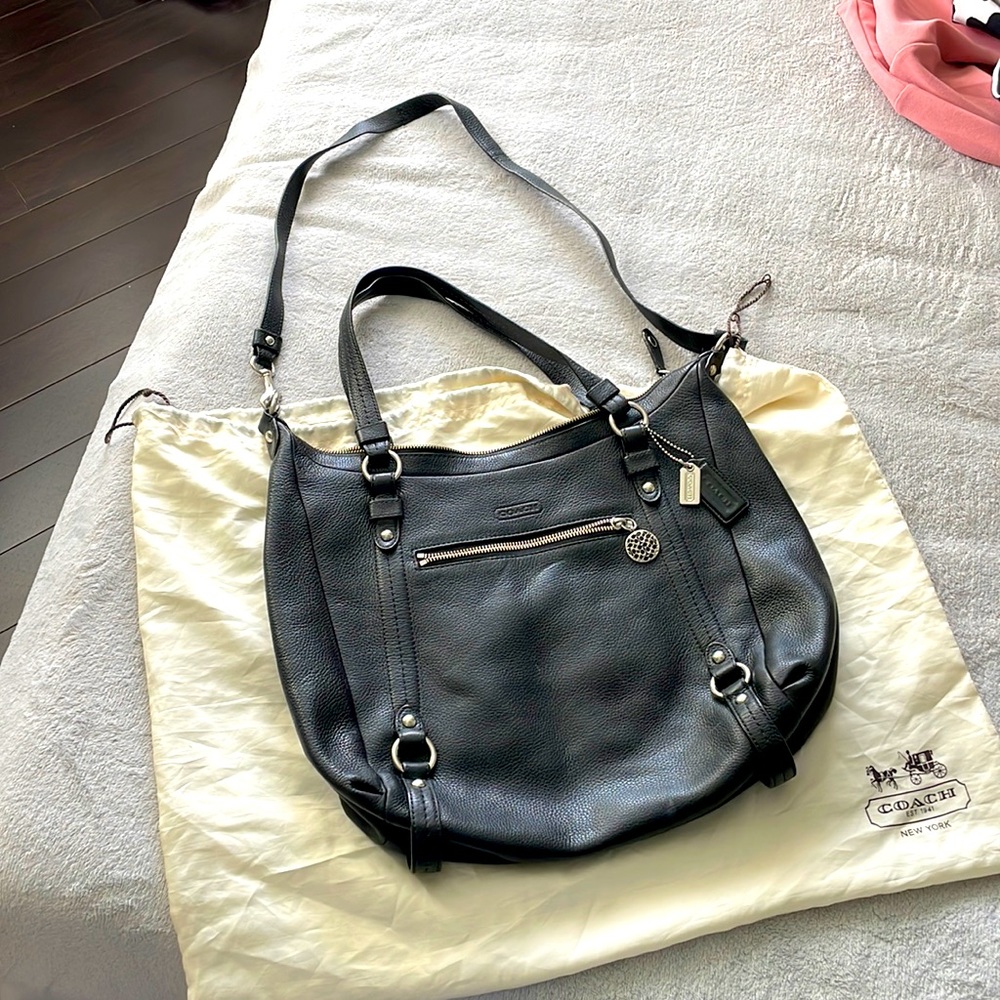 Beautiful Pebbled Leather Coach Convertible Hobo Bag.